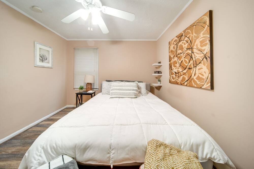 Photo of Bedroom in Mayfield Heights
