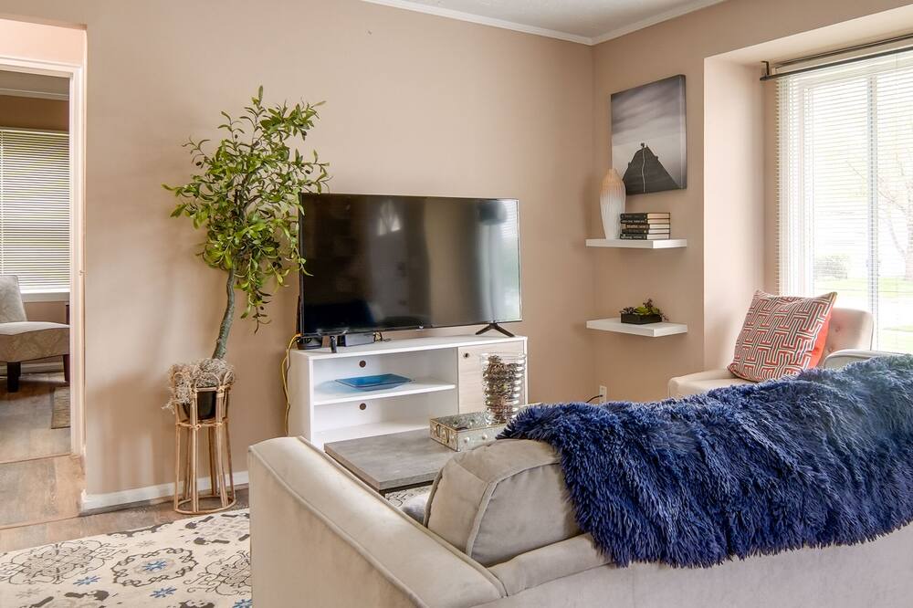 Photo of Bedroom in Mayfield Heights