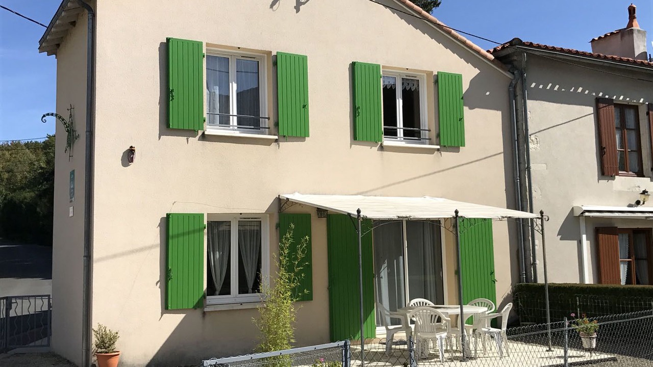 Photo of Buildings in Lizant