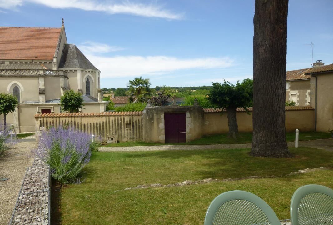 Photo of Outdoor in Lhommaize