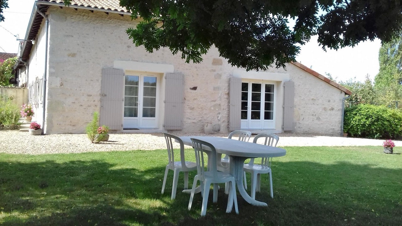 Photo of Buildings in Champagne-Saint-Hilaire