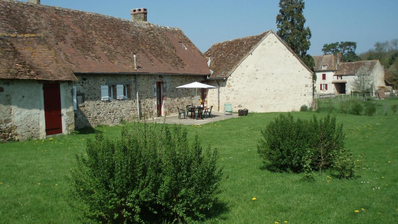 Photo of Buildings in Scoury