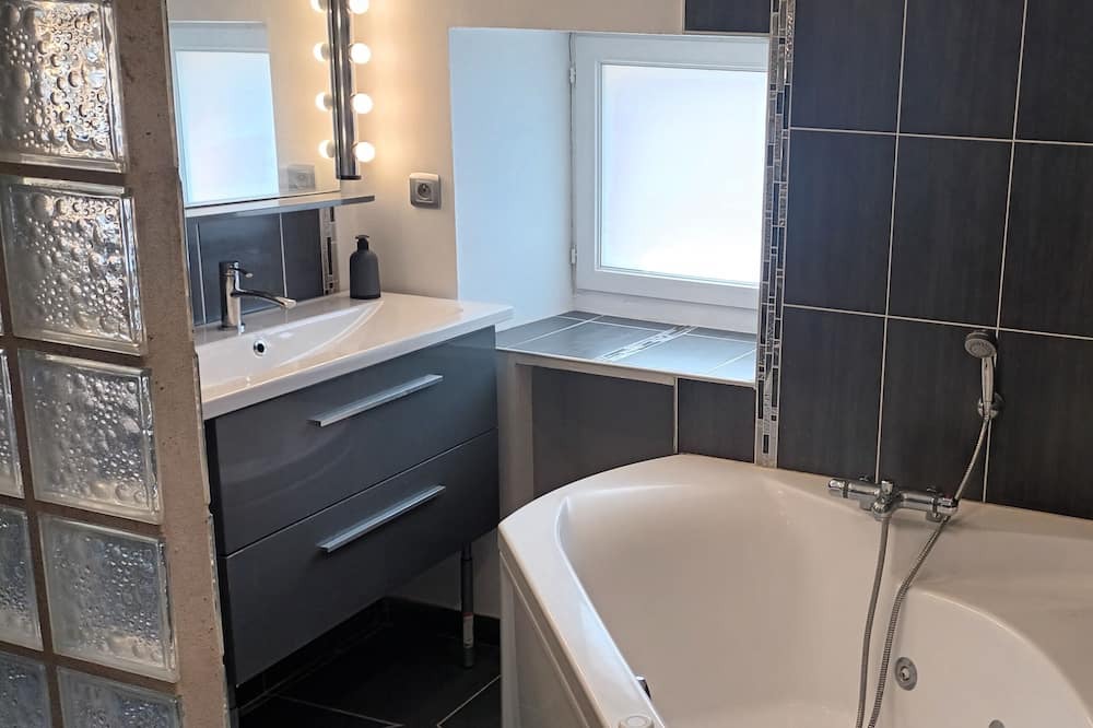 Photo of Bathroom in Seiches-sur-le-Loir