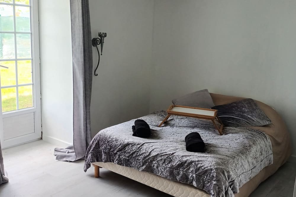 Photo of Bedroom in Seiches-sur-le-Loir