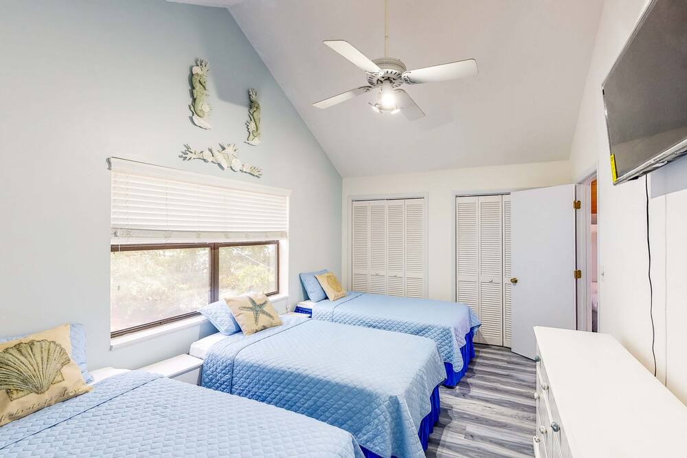 Photo of Others in Putnam Hall