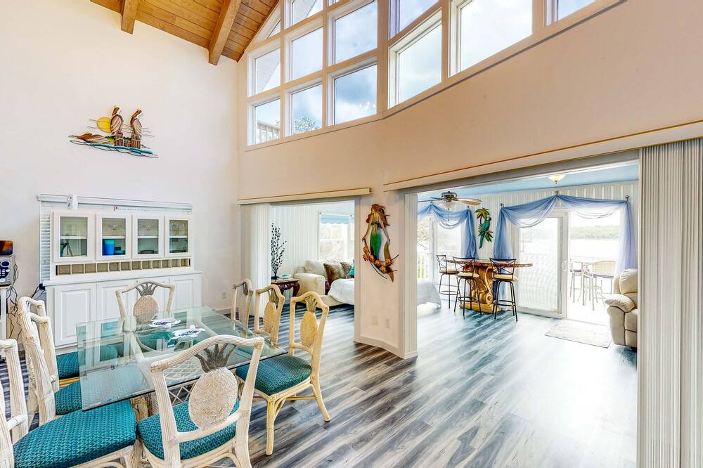 Photo of Others in Putnam Hall