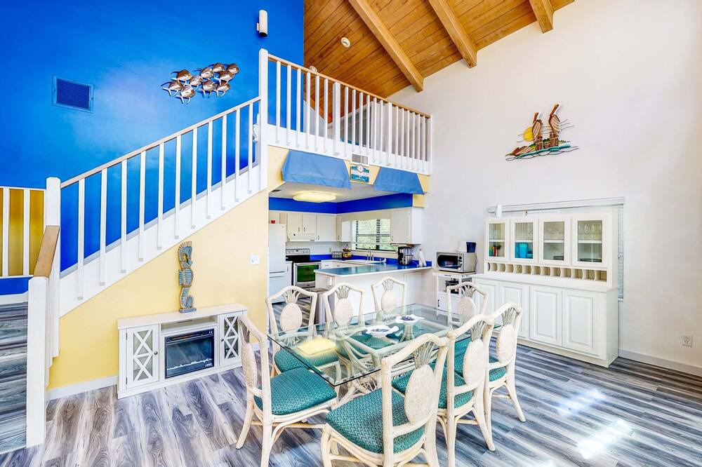 Photo of Others in Putnam Hall