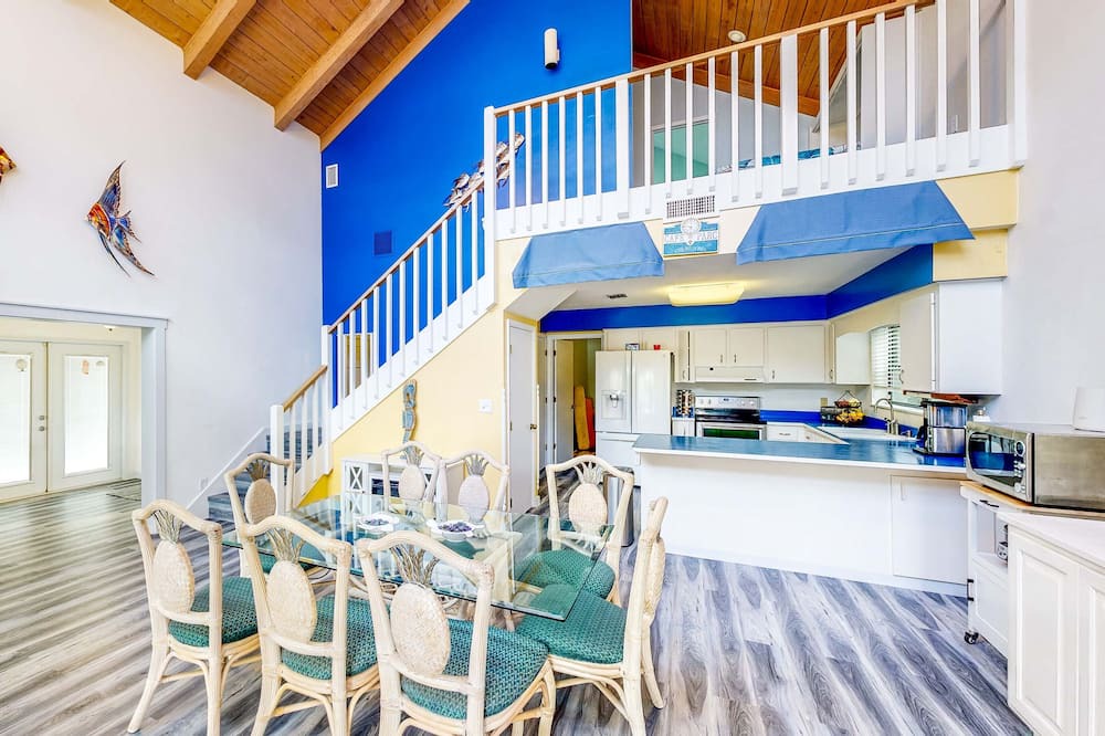 Photo of Others in Putnam Hall