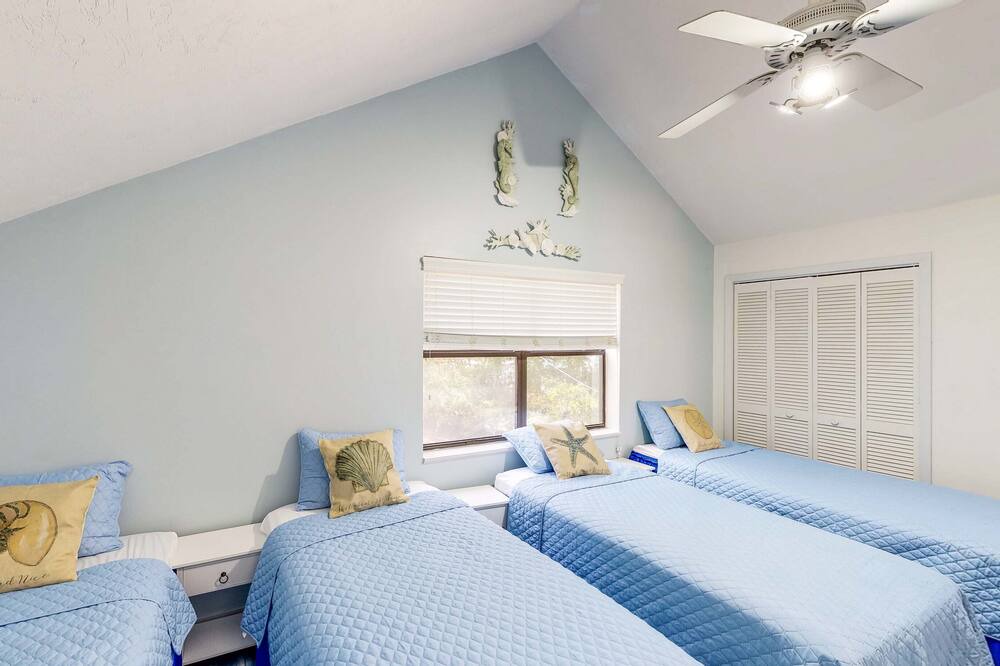 Photo of Others in Putnam Hall