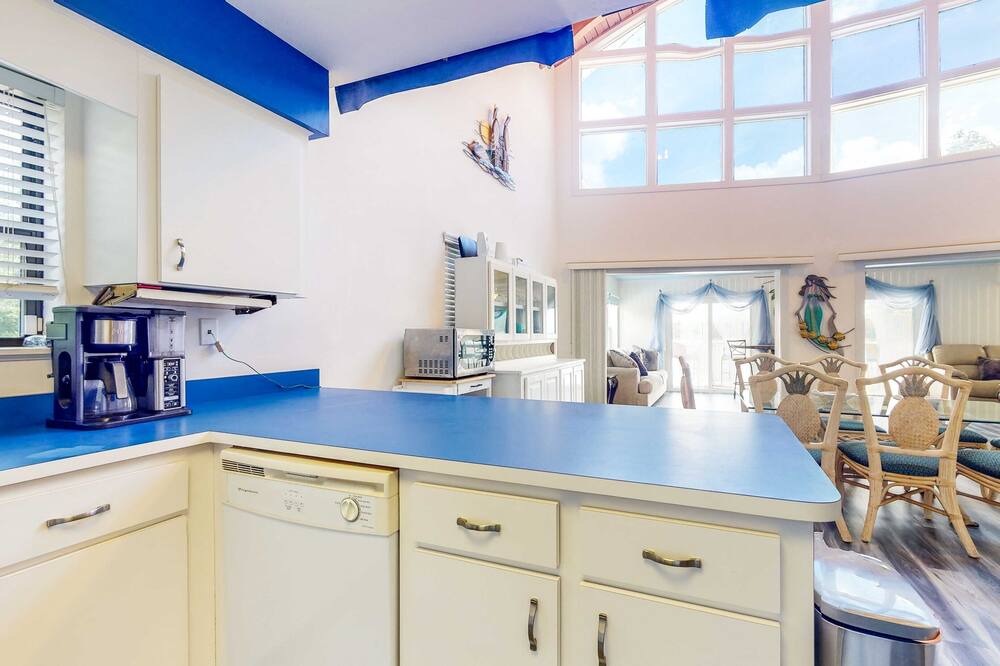 Photo of Others in Putnam Hall