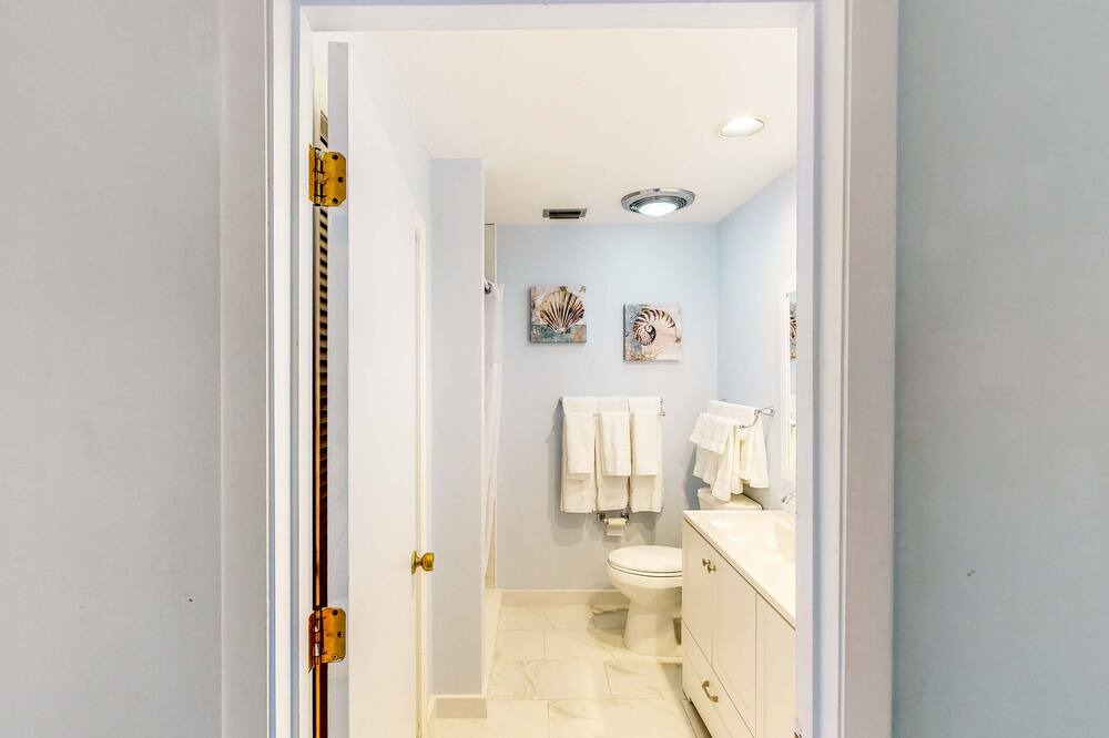 Photo of Others in Putnam Hall