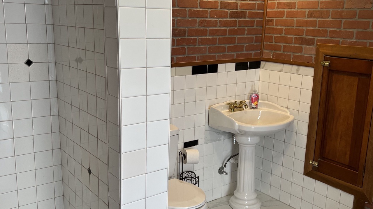 Photo of Bathroom in Willoughby Spit