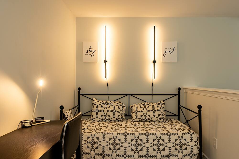 Photo of Bedroom in Conway