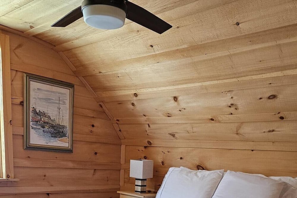 Photo of Bedroom in East Central Franklin