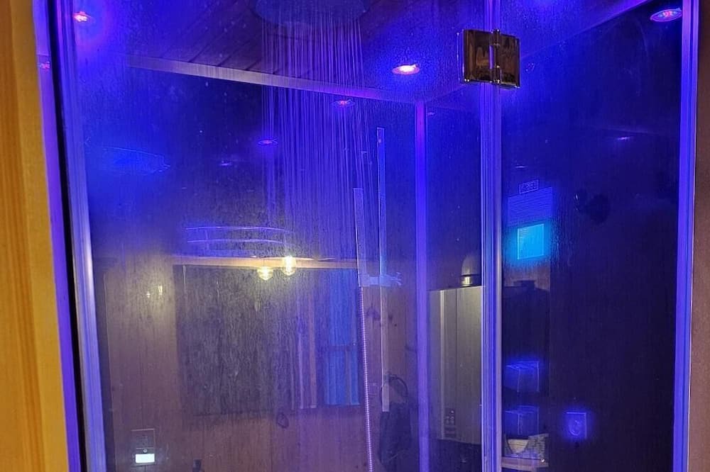 Photo of Bathroom in East Central Franklin