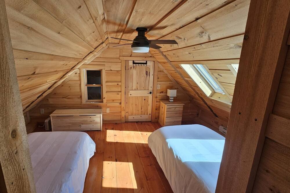 Photo of Bedroom in East Central Franklin