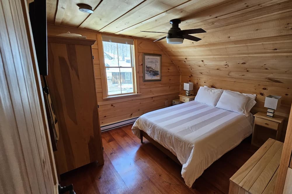 Photo of Bedroom in East Central Franklin