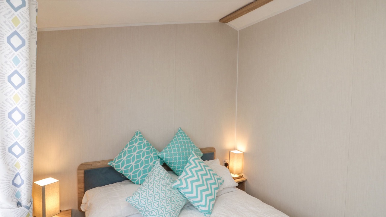 Photo of Others in Cayton Bay