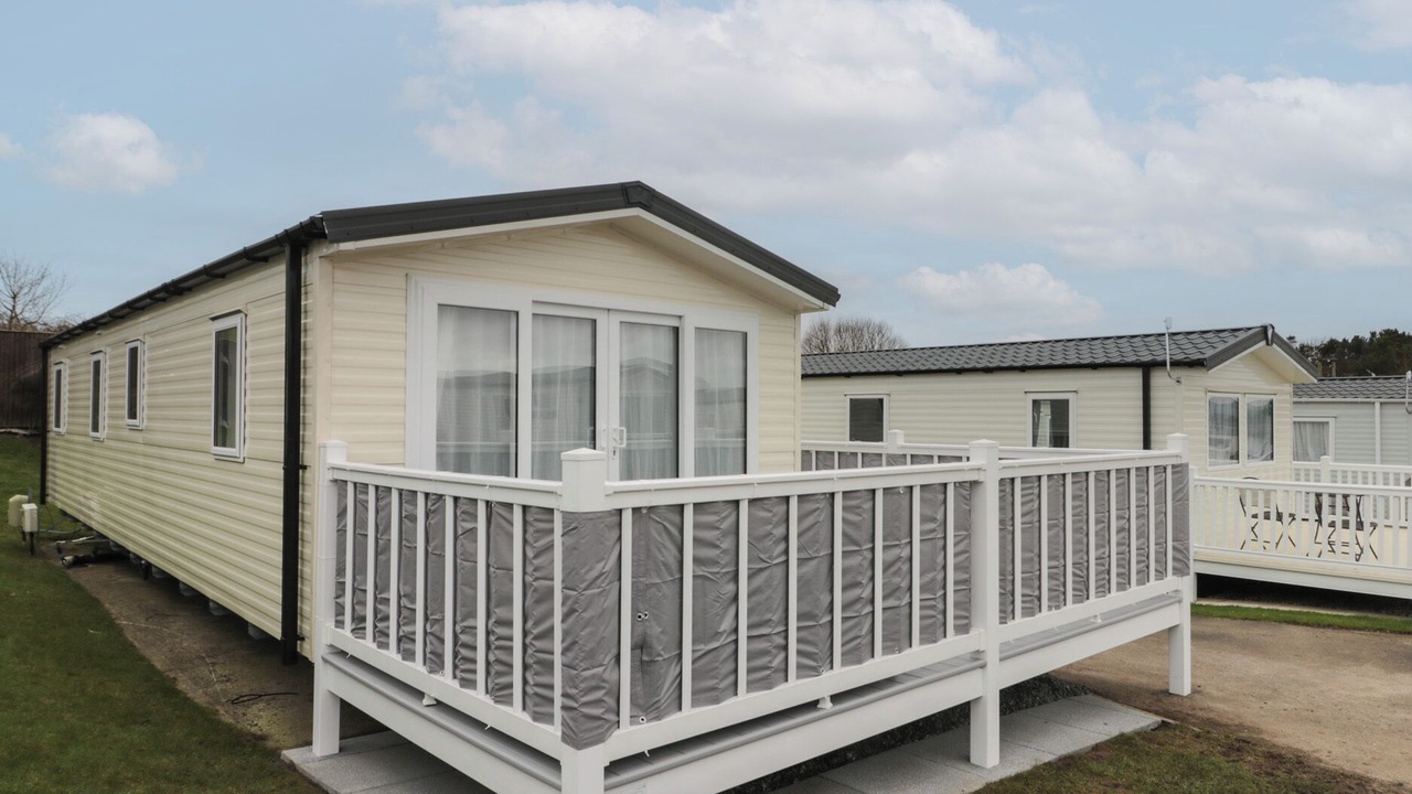 Photo of Outdoor in Cayton Bay