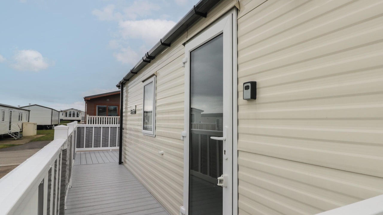 Photo of Outdoor in Cayton Bay