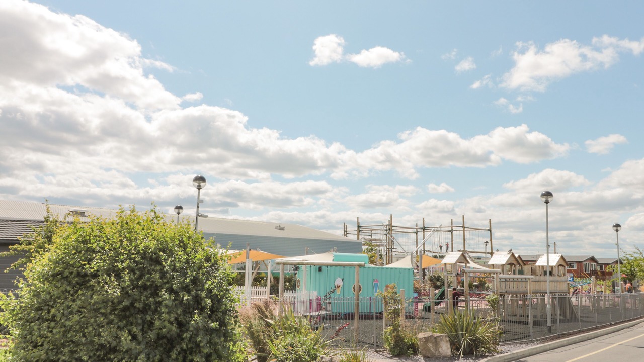 Photo of Others in Cayton Bay