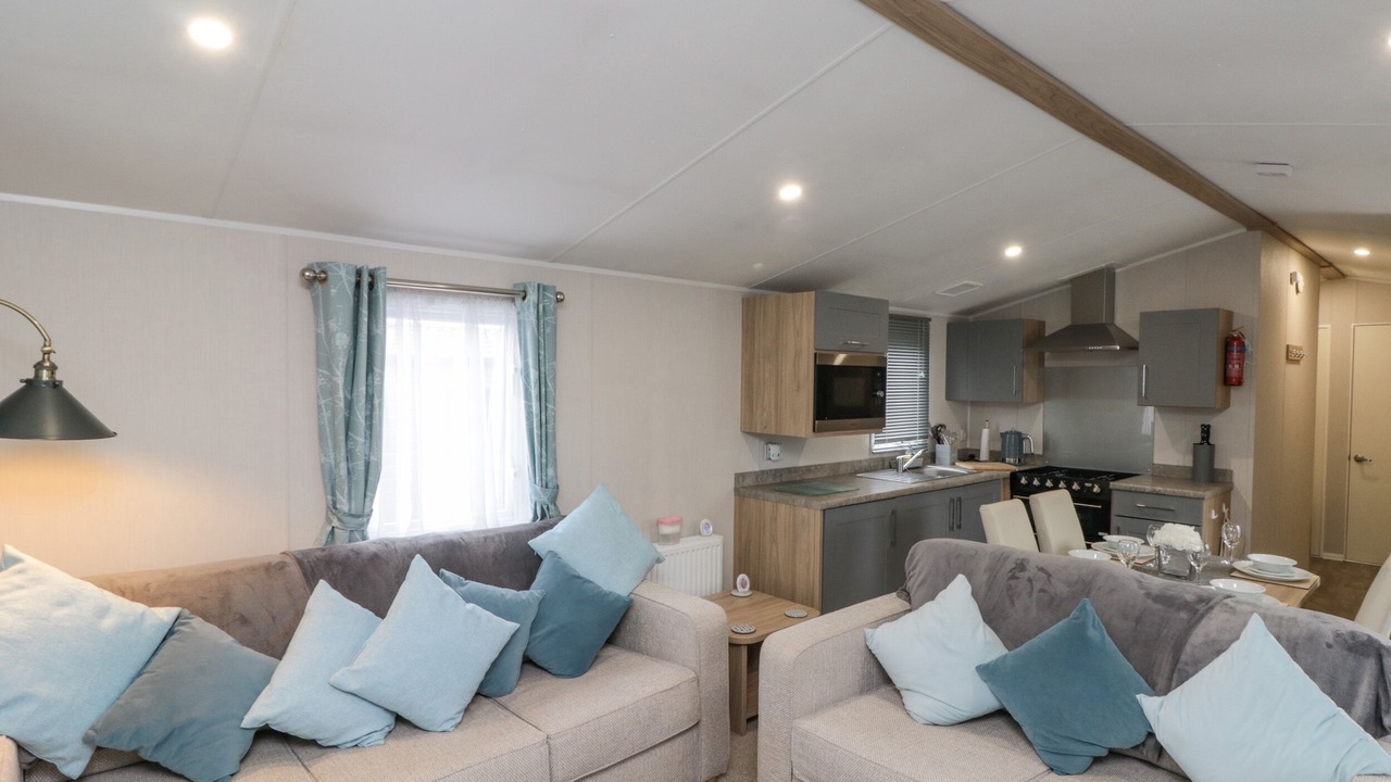 Photo of Livingroom in Cayton Bay
