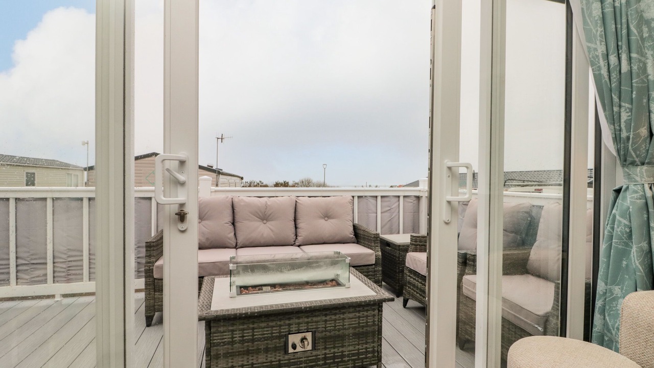 Photo of Outdoor in Cayton Bay