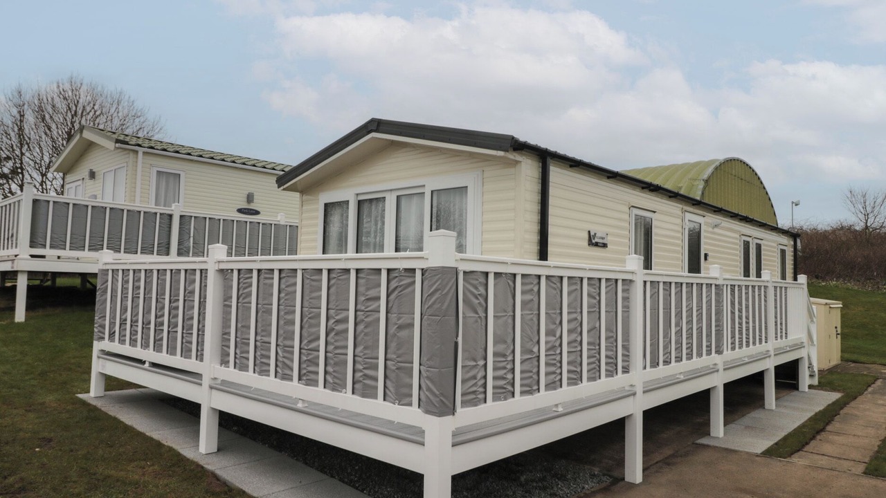 Photo of Outdoor in Cayton Bay
