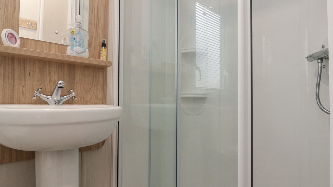 Photo of Others in Cayton Bay