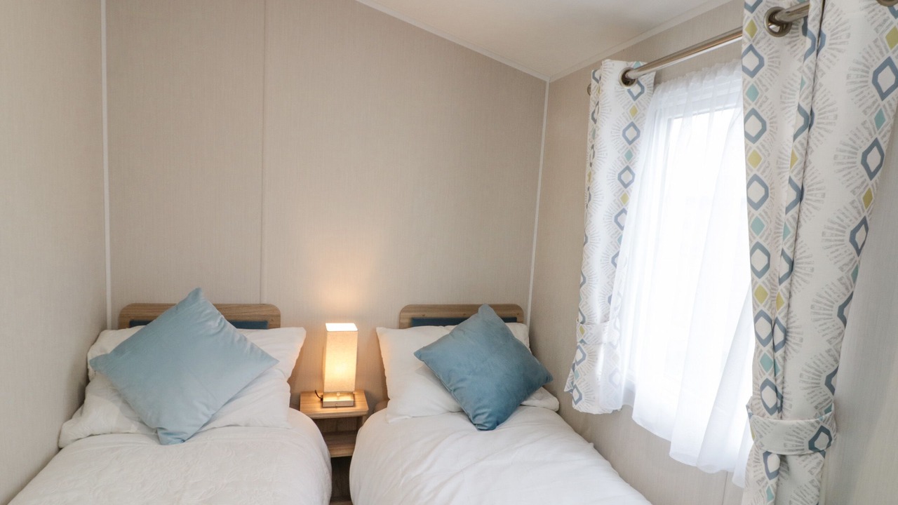 Photo of Others in Cayton Bay