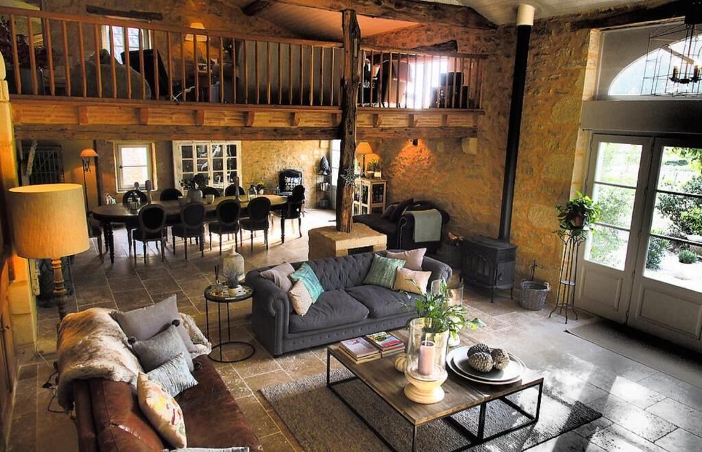 Photo of Others in Les Esseintes