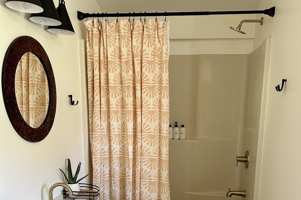 Photo of Bathroom in Hector