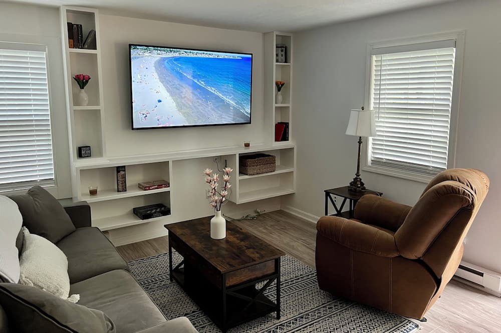 Photo of Livingroom in North Kingstown