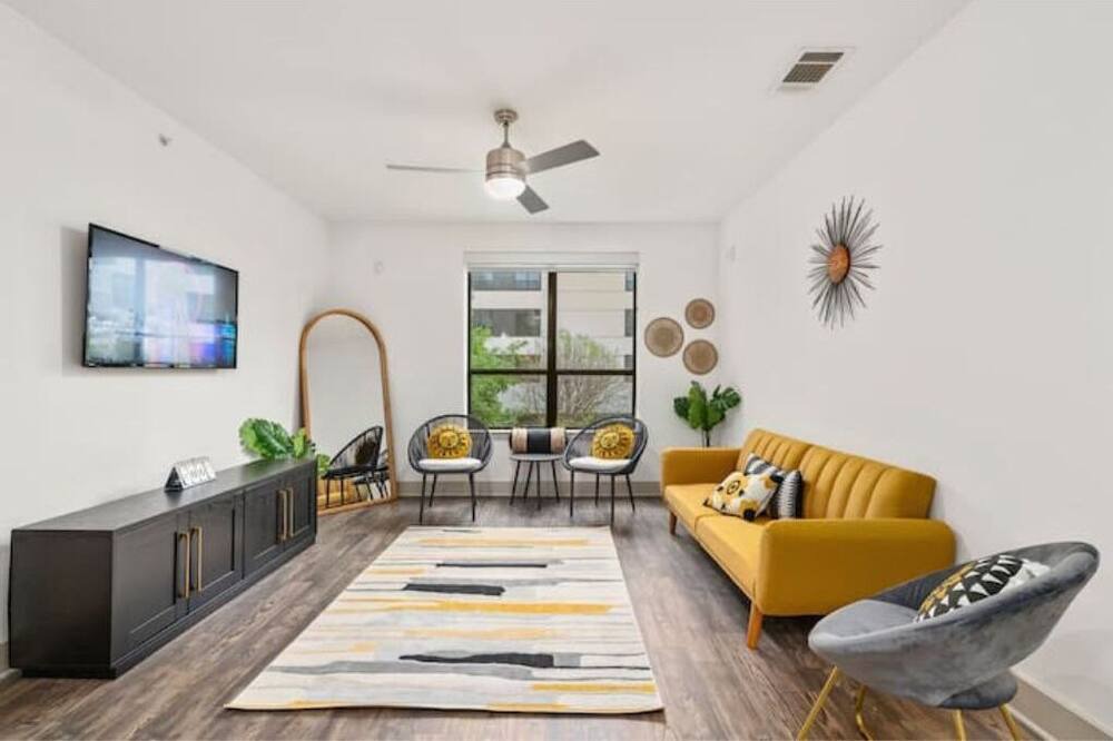 Photo of Livingroom in Cedar Crest