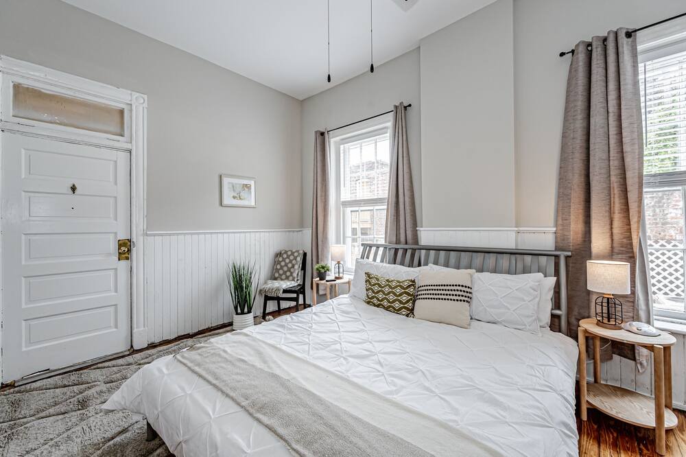 Photo of Bedroom in Fan District
