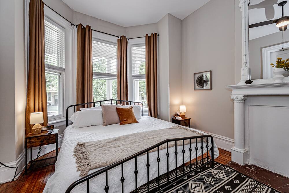 Photo of Bedroom in Fan District