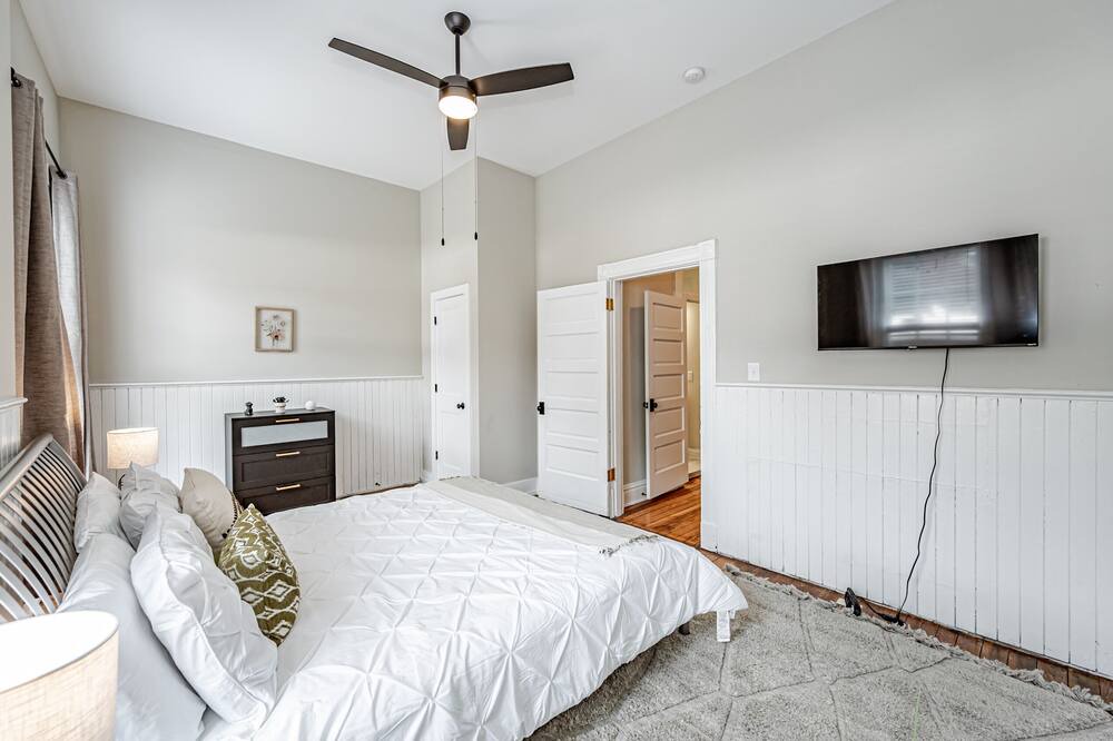 Photo of Bedroom in Fan District
