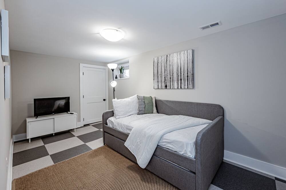 Photo of Bedroom in Fan District