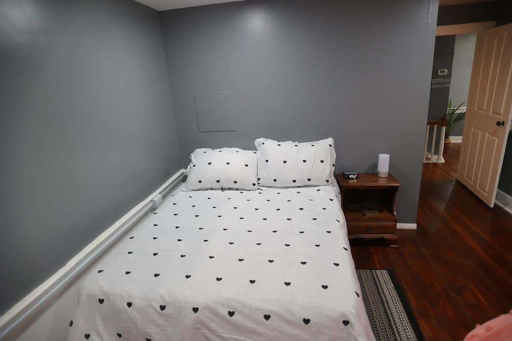 Photo of Bedroom in New Oxford