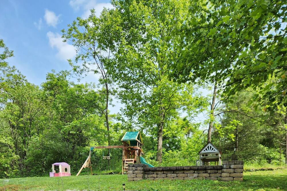 Photo of Outdoor in Claypool Hill