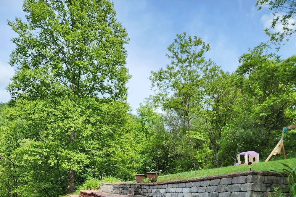 Photo of Outdoor in Claypool Hill