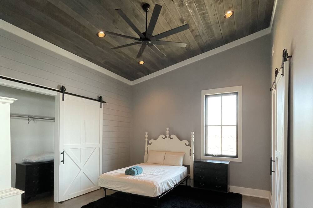 Photo of Bedroom in Crane Hill