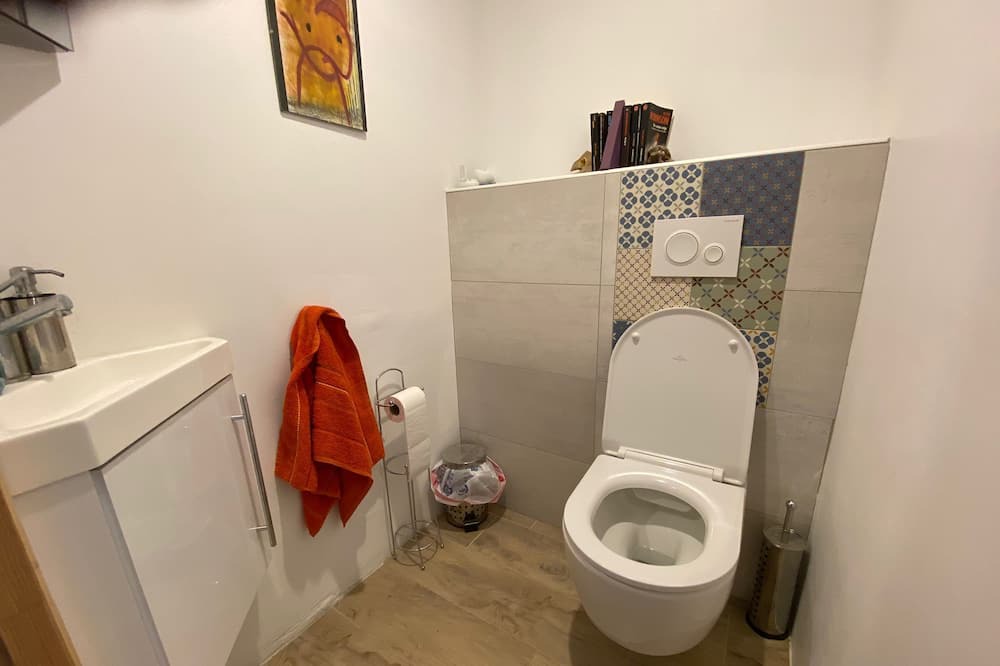 Photo of Bathroom in Pompignan