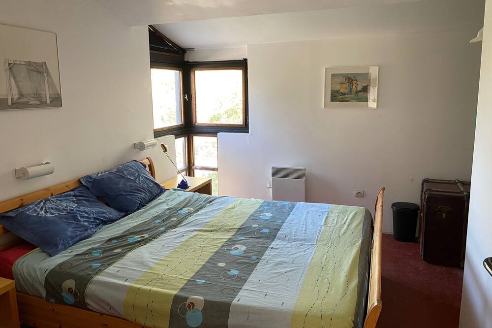 Photo of Bedroom in Pompignan