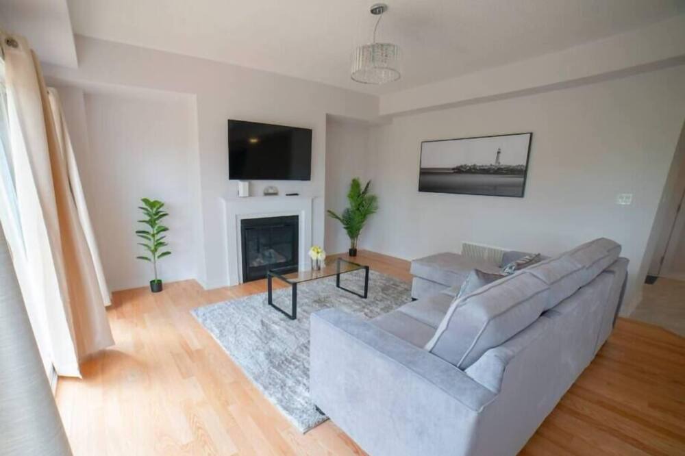 Photo of Livingroom in Townsend
