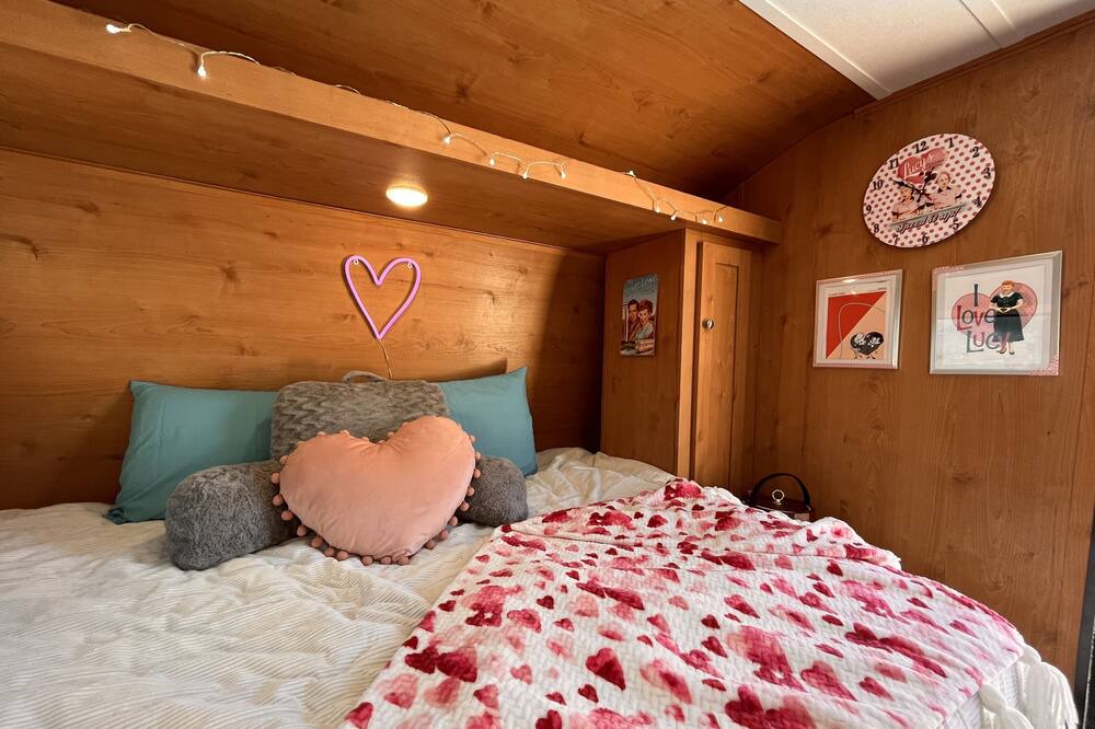 Photo of Bedroom in Tow