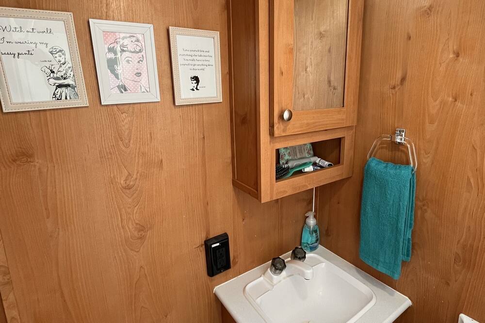 Photo of Bathroom in Tow