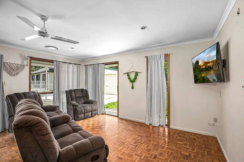 Photo of Livingroom in Tin Can Bay