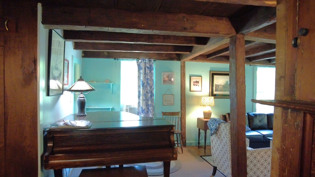 Photo of Others in Sandwich