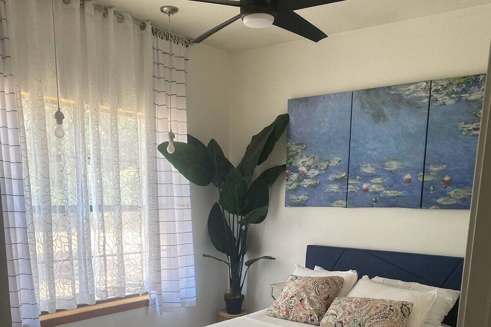 Photo of Bedroom in Cedar Creek